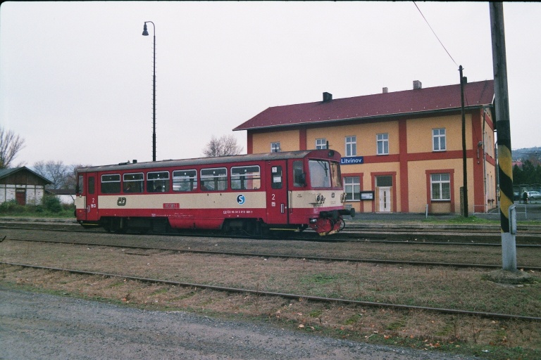 VT der Baureihe 810 (Brotbüchse) in Žleby